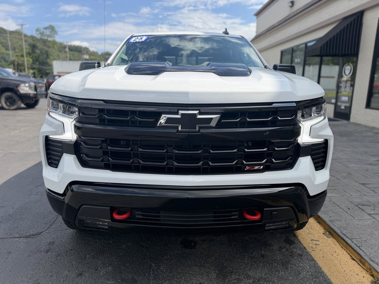 Used 2025 Chevrolet Silverado 1500 LT Trail Boss w/ Convenience Package II AWD/4WD image 7