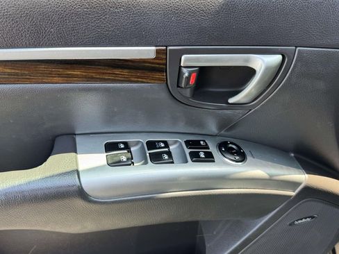 Used 2012 Hyundai Santa Fe Limited FWD image 17