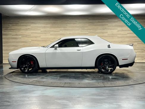 Used 2016 Dodge Challenger SRT Hellcat RWD image 15