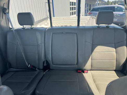 Used 2005 Ford F350 Lariat AWD/4WD image 17