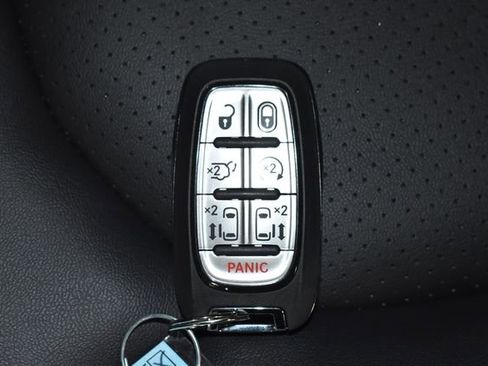 New 2026 Chrysler Pacifica Select w/ S Appearance Package image 23