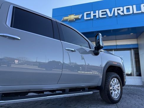 Used 2024 GMC Sierra 2500 SLT w/ SLT Premium Package image 11