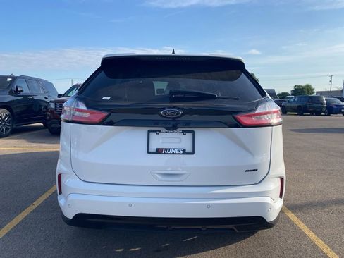 Used 2022 Ford Edge SE w/ Black Appearance Package AWD/4WD image 9