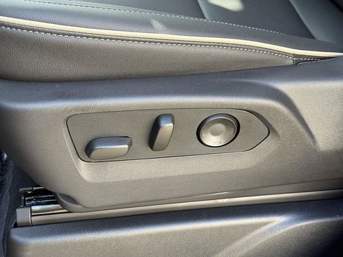 New 2026 GMC Yukon XL Elevation w/ Elevation Premium Package RWD image 23