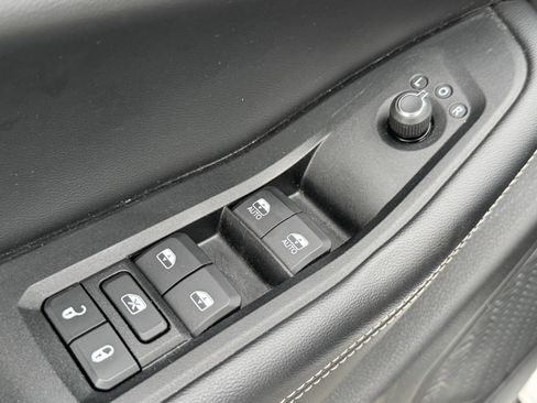 Used 2023 Jeep Grand Cherokee Altitude image 24