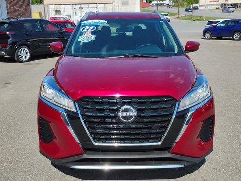 Used 2022 Nissan Kicks SV FWD image 2