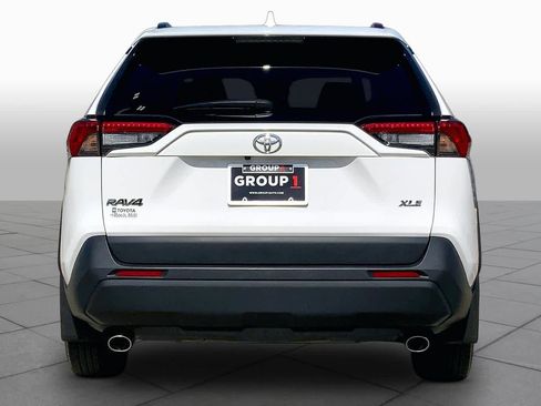 Used 2025 Toyota RAV4 XLE image 5