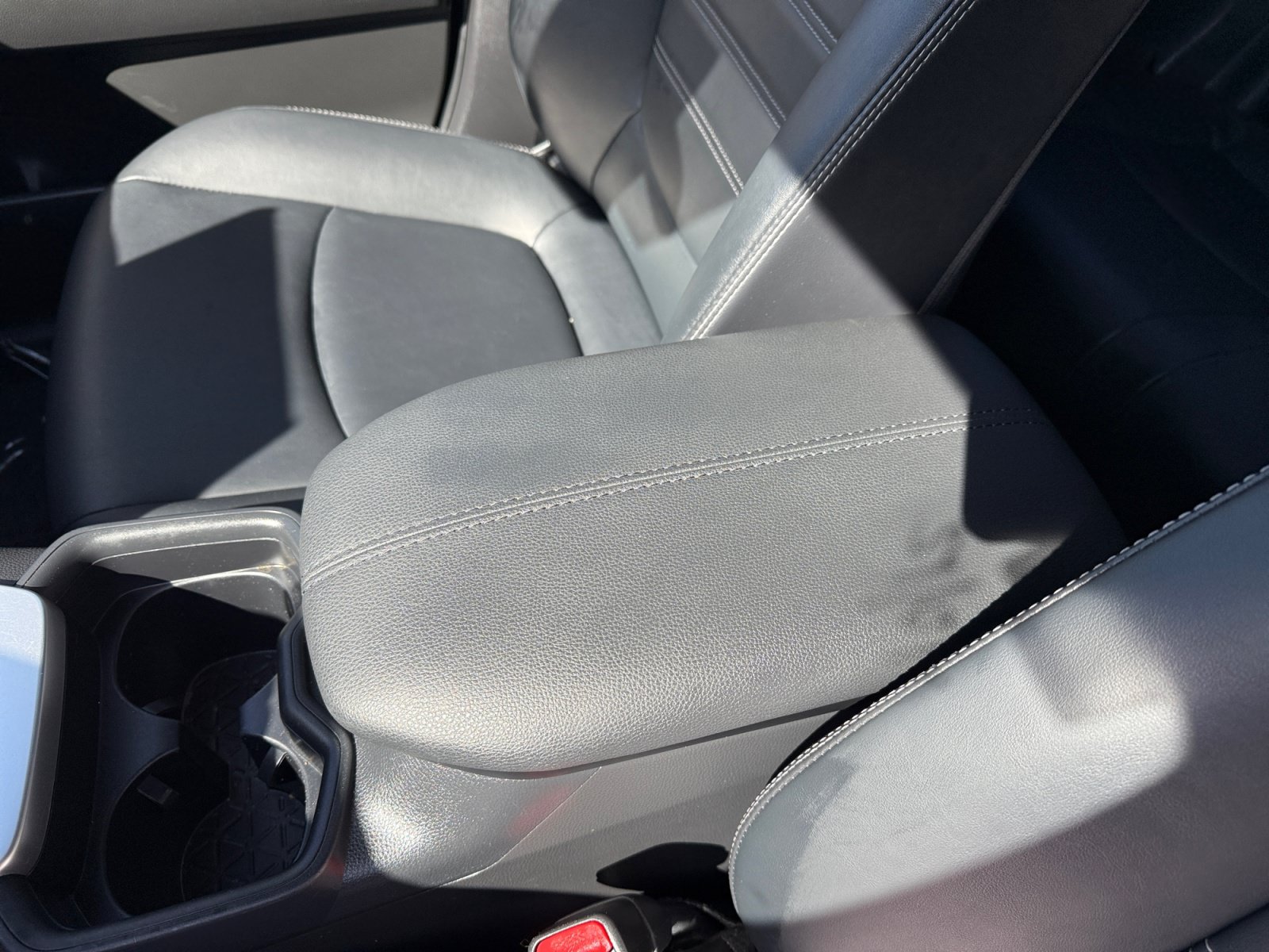 Used 2021 Toyota RAV4 XLE Premium FWD image 14