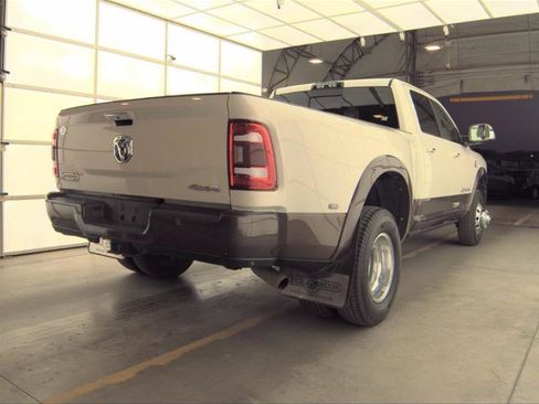 Used 2019 RAM 3500 Limited image 11