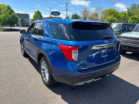 Certified 2023 Ford Explorer XLT w/ Equipment Group 202A AWD/4WD image 9
