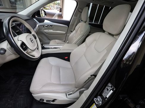 Used 2018 Volvo XC90 T6 Momentum w/ Convenience Package AWD/4WD image 27