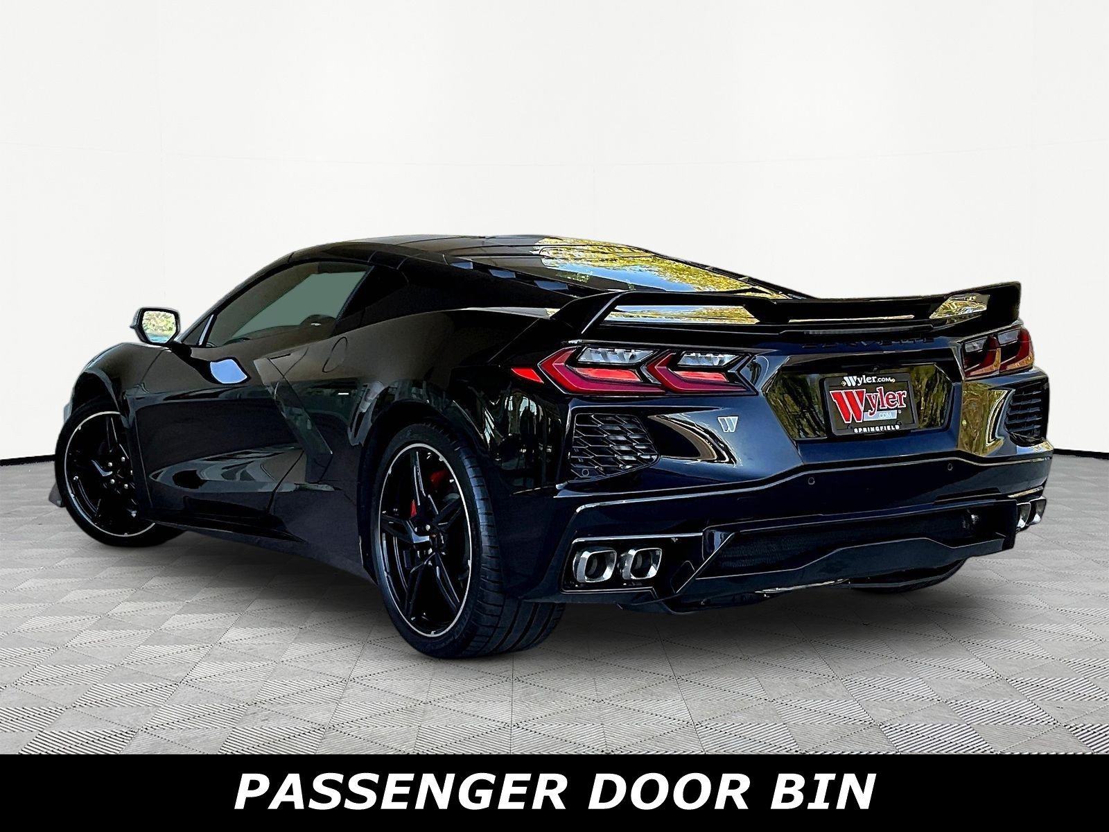 Used 2023 Chevrolet Corvette Stingray Coupe w/ Z51 Performance Package RWD image 4