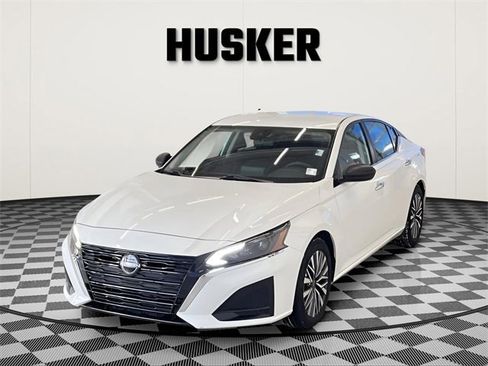 Used 2025 Nissan Altima 2.5 SV image 6