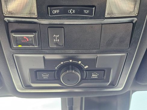 Used 2021 Toyota Tacoma TRD Off-Road AWD/4WD image 33