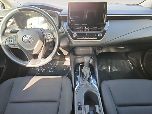 Used 2025 Toyota Corolla LE FWD image 11