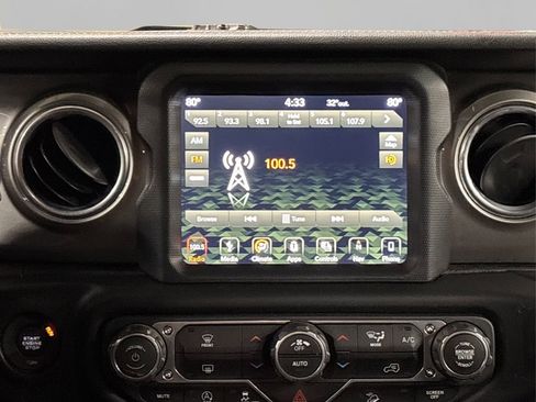 Used 2018 Jeep Wrangler Unlimited Sahara image 20