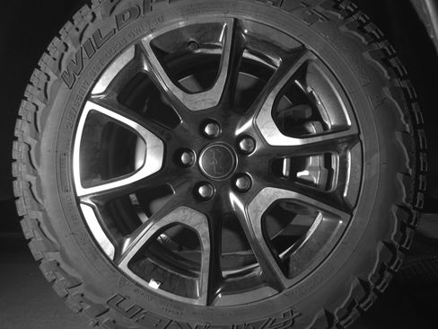 Used 2025 Jeep Compass Trailhawk AWD/4WD image 13