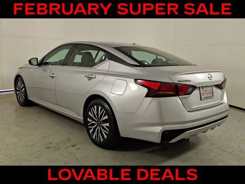 Used 2024 Nissan Altima 2.5 SV image 5