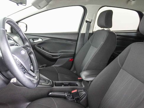 Used 2018 Ford Focus SE w/ Cold Weather Package image 18