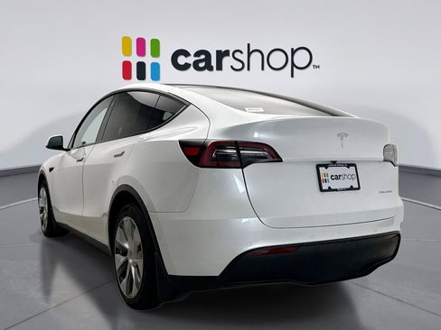 Used 2022 Tesla Model Y Long Range image 3