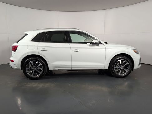 Certified 2025 Audi Q5 2.0T Premium Plus w/ Premium Plus Package image 39