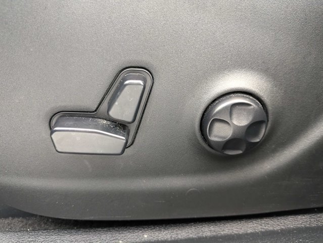Used 2020 Jeep Cherokee Latitude Plus FWD image 20