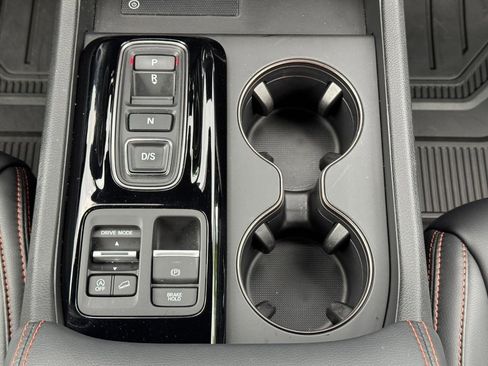 Certified 2025 Honda Pilot TrailSport image 17