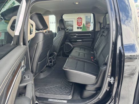 Used 2022 RAM 1500 Laramie AWD/4WD image 11