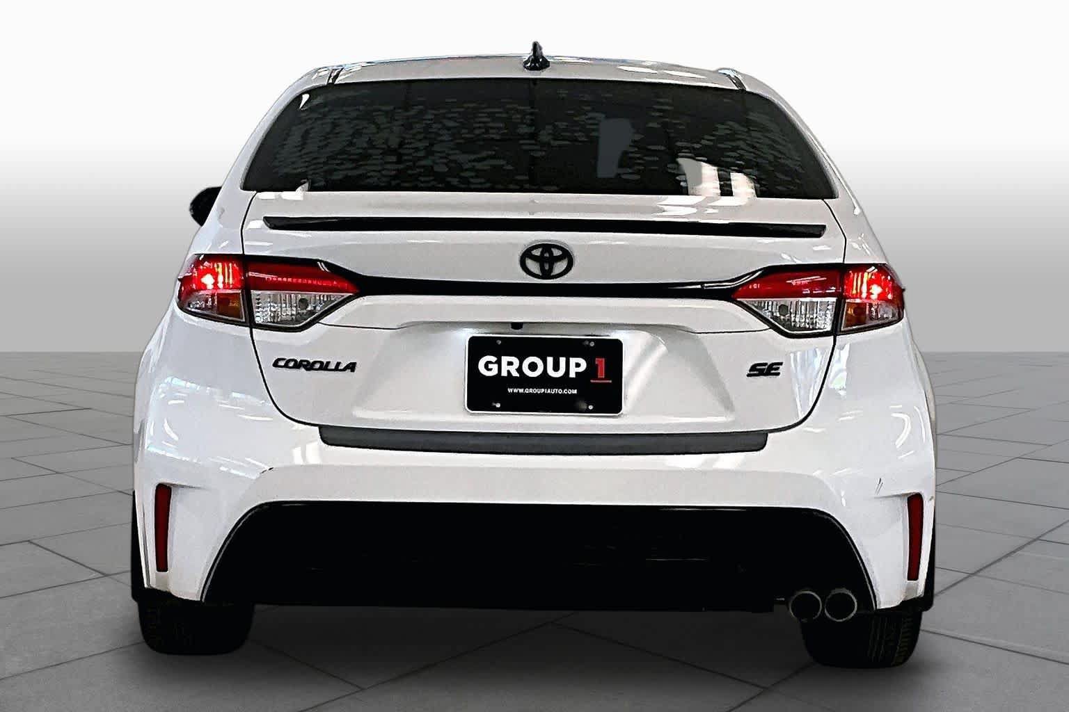 Used 2021 Toyota Corolla SE FWD image 4