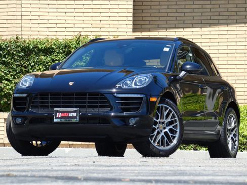 Used 2018 Porsche Macan Sport Edition image 2