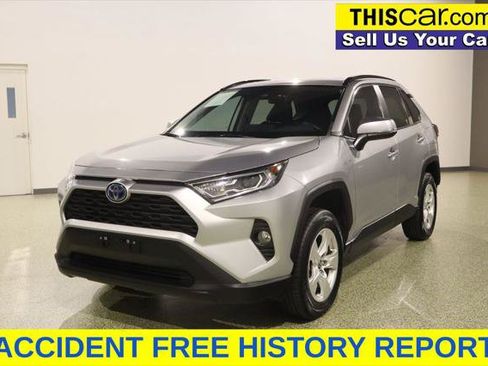 Used 2021 Toyota RAV4 XLE w/ Convenience Package AWD/4WD image 4