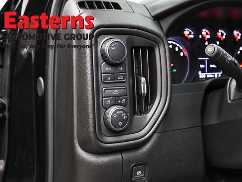Used 2024 Chevrolet Silverado 1500 Custom image 13