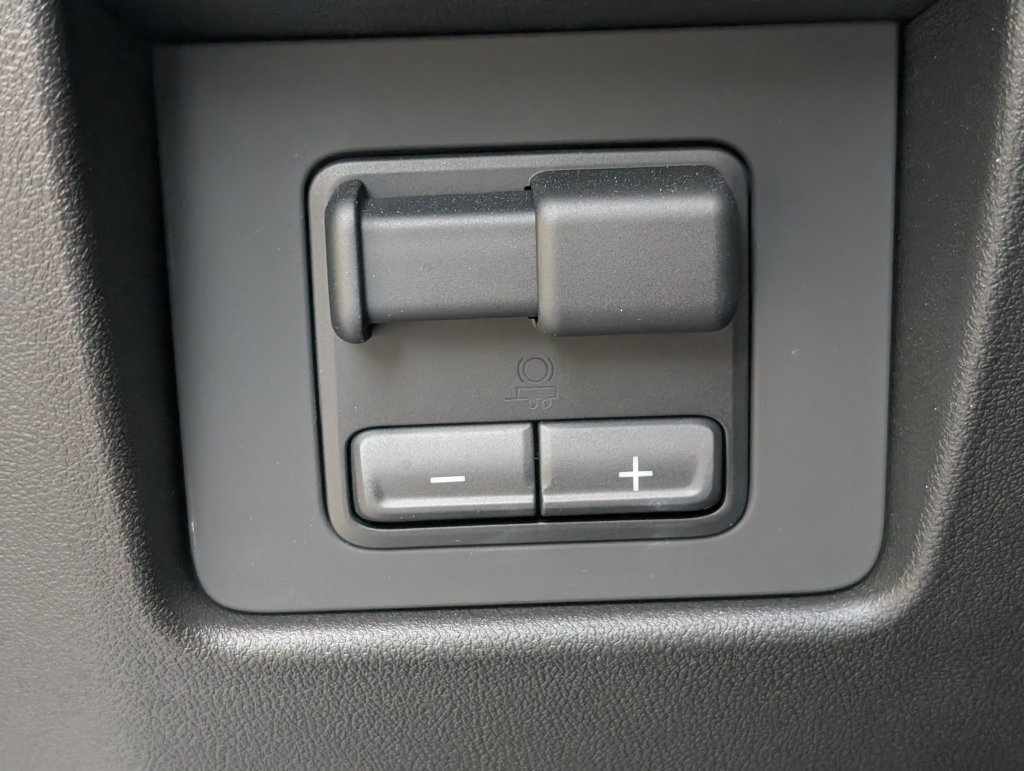 Used 2025 Chevrolet Colorado LT w/ Advanced Trailering Package RWD image 31