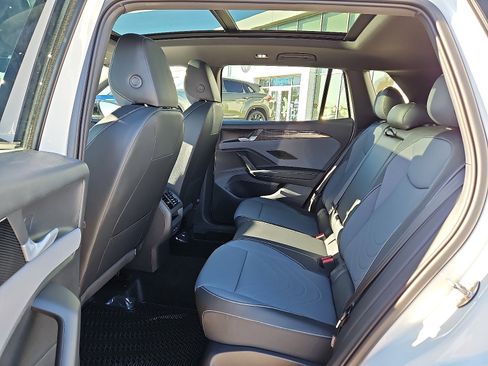 New 2026 Volkswagen Tiguan SE R-Line FWD image 11
