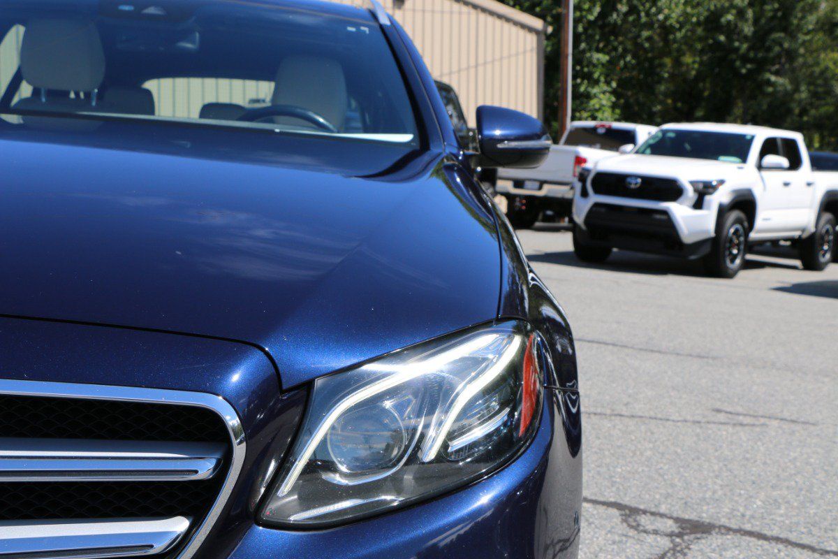 Used 2018 Mercedes-Benz E 400 4MATIC Wagon image 13