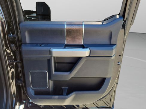 Used 2022 Ford F250 Lariat w/ Lariat Value Package image 25