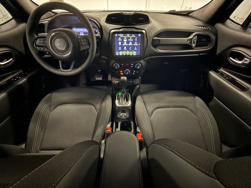 Used 2022 Jeep Renegade Altitude AWD/4WD image 15