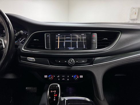 Used 2018 Buick Enclave Essence FWD image 19