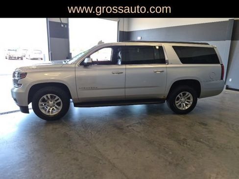 Used 2018 Chevrolet Suburban LT w/ Luxury Package AWD/4WD image 6