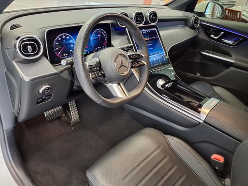Used 2025 Mercedes-Benz GLC 350e 4MATIC image 19