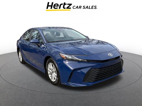 Used 2025 Toyota Camry LE image 1