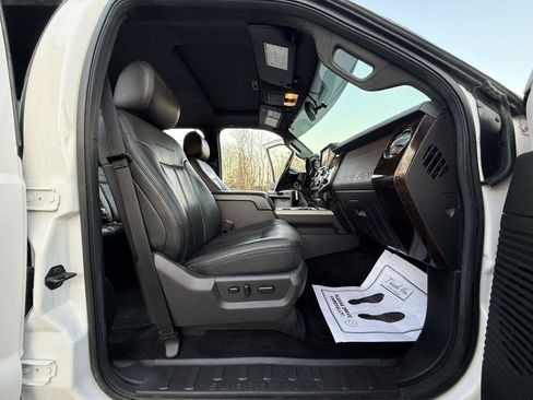 Used 2014 Ford F250 Platinum w/ Snow Plow Prep Package AWD/4WD image 19