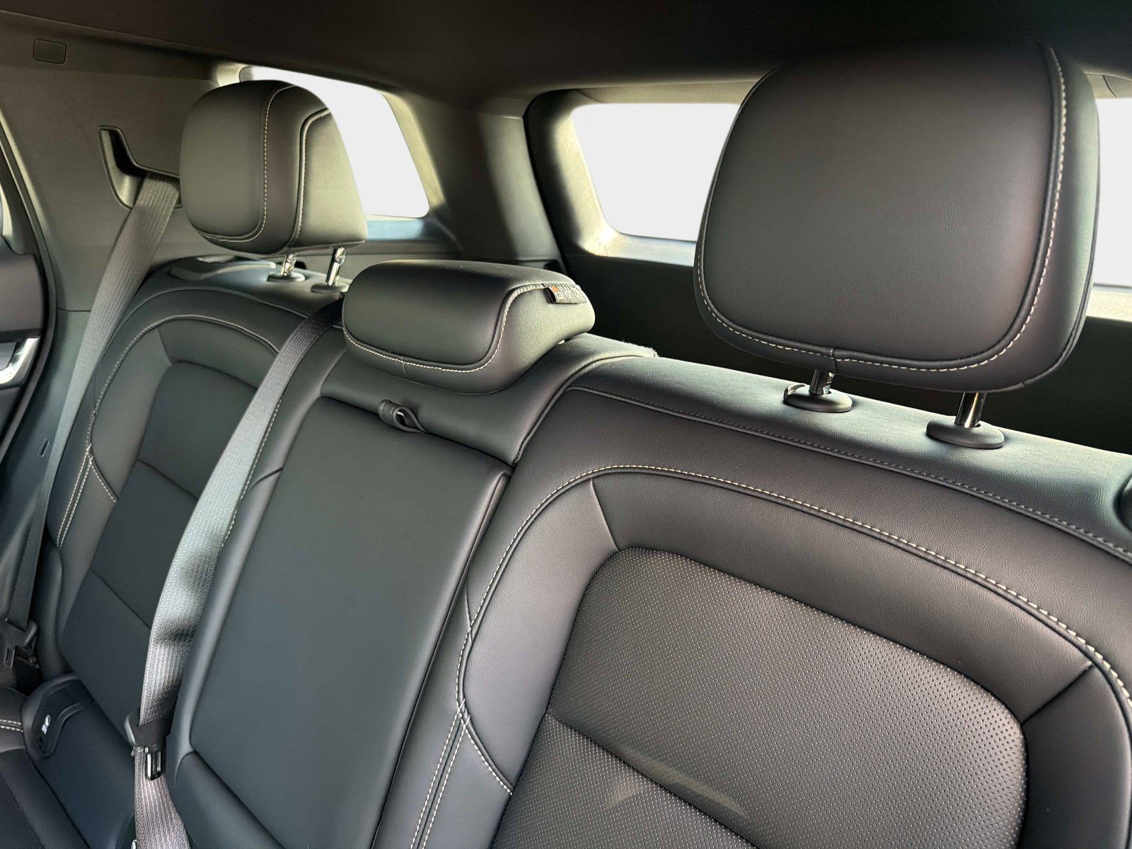 New 2027 GMC Terrain Elevation w/ Elevation Premium Package FWD image 12