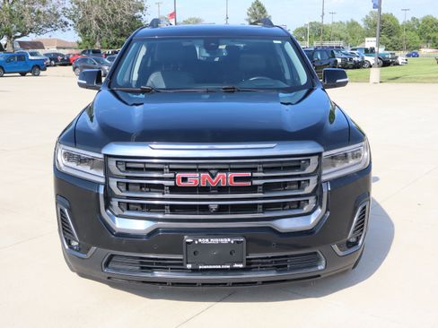 Used 2022 GMC Acadia AT4 w/ Technology Package AWD/4WD image 2