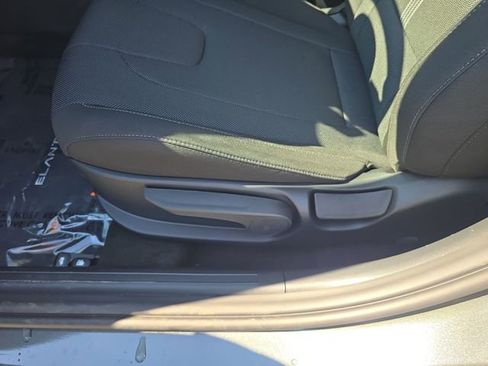 New 2026 Hyundai Elantra SE FWD image 12