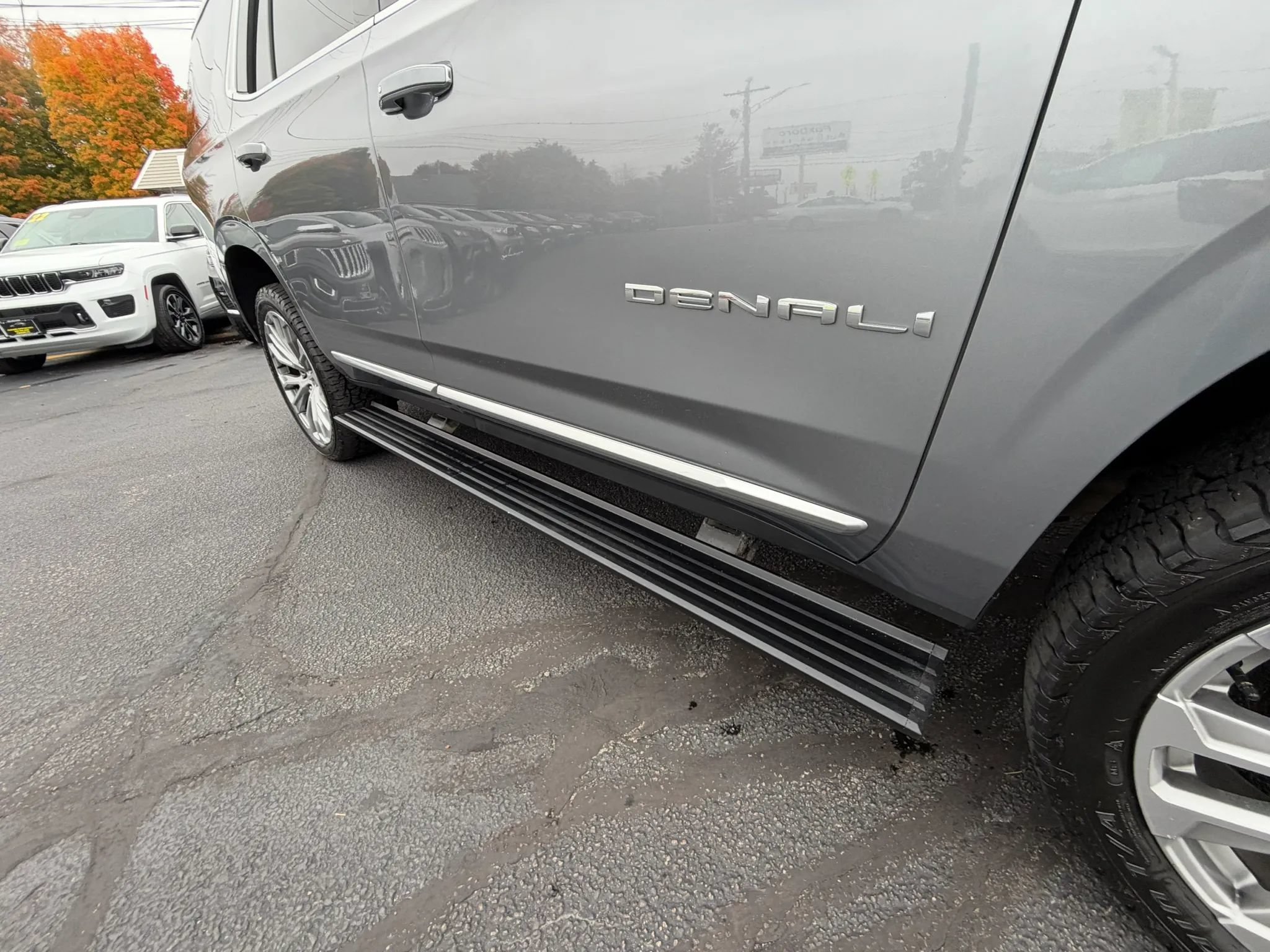 Used 2021 GMC Yukon Denali w/ Denali Premium Package AWD/4WD image 21