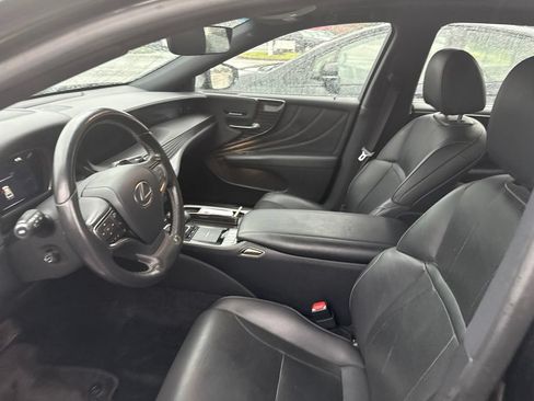 Used 2018 Lexus LS 500 AWD w/ Accessory Package (Z2) image 3