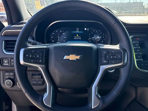 Used 2022 Chevrolet Suburban LT w/ LT Signature Package image 24
