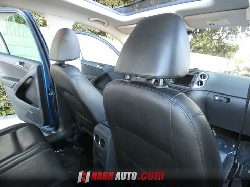 Used 2017 Volkswagen Tiguan SEL FWD image 40