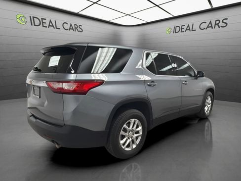 Used 2021 Chevrolet Traverse LS FWD image 5
